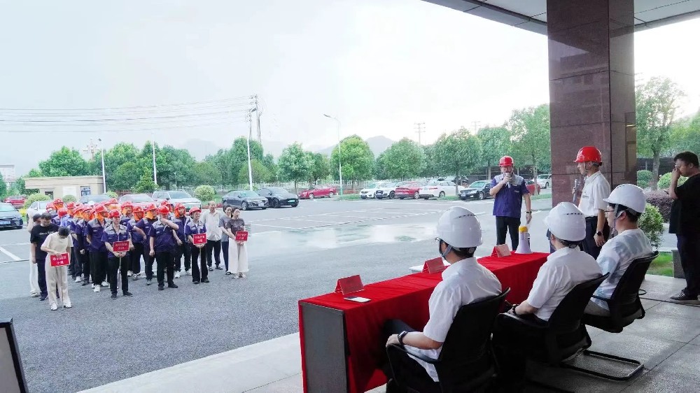 筑牢安全防线！浙江花园新能源成功开展“安全生产月”消防实战演练