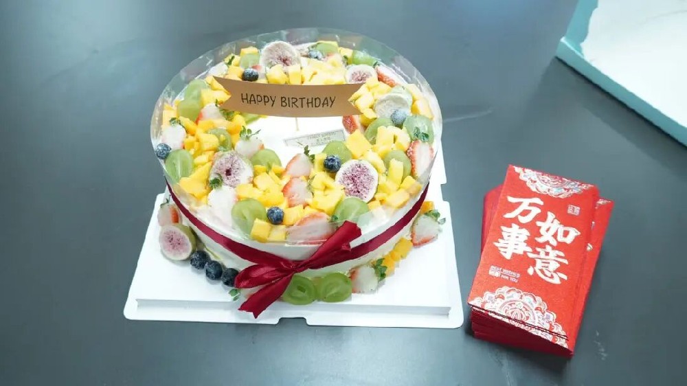 花园新能源10月员工生日会